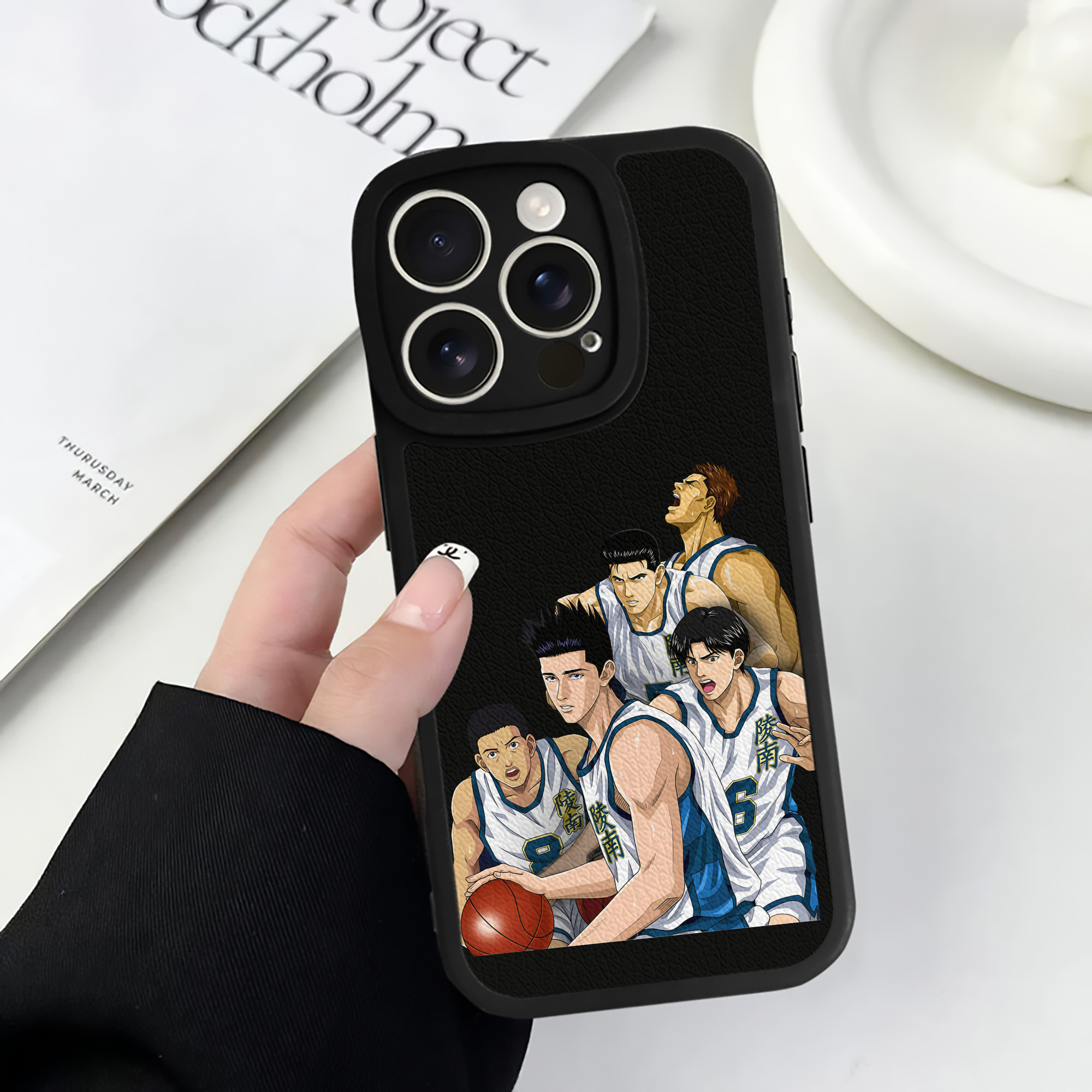 （画像用） SLAM DUNK／スラムダンク 【iPhone 16シリーズ対応】シリコンスマホケース（レザー調） 材質：シリコン